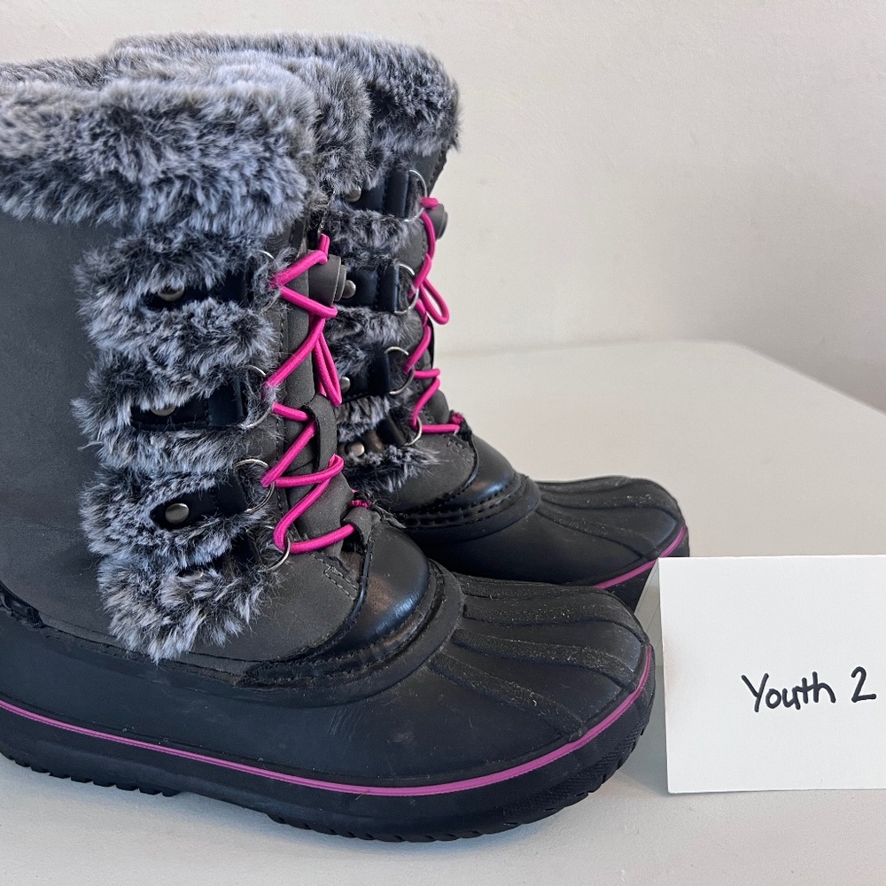 Girls youth size 2 winter boot